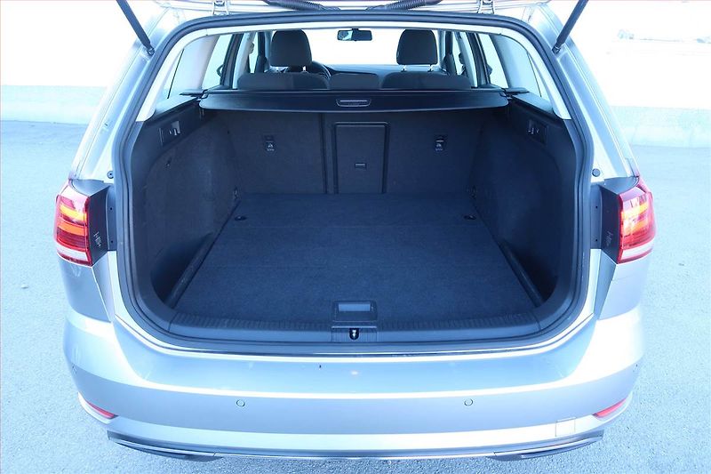Volkswagen Golf (2020) 2.0 TDI, Automat, Navi - fotka 14 z 22