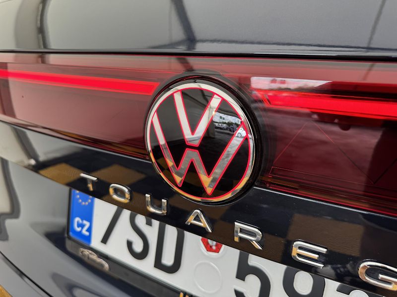 Volkswagen Touareg 3.0Tdi*1-MAJ*DPH*ELEGANCE* - fotka 21 z 46