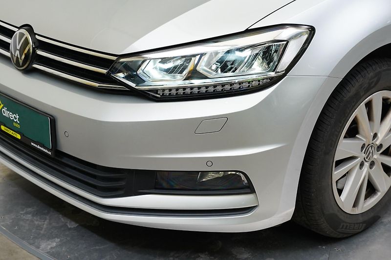 Volkswagen Touran - fotka 9 z 25
