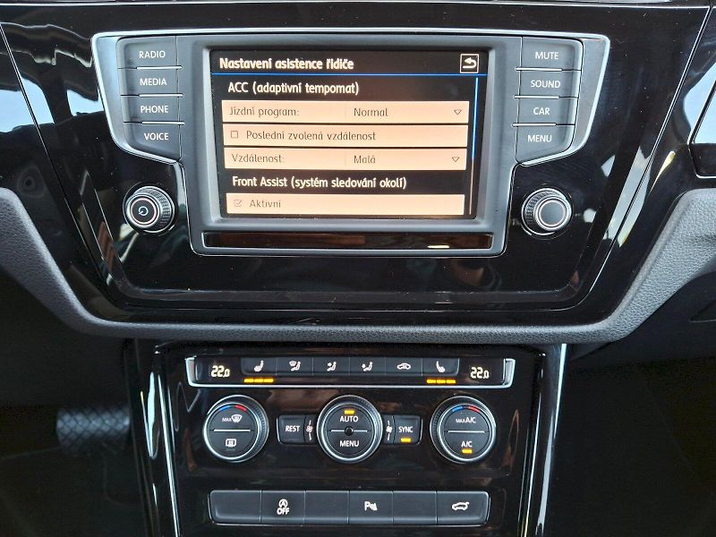 Volkswagen Touran (2017) HighLine DSG 2,0TDi 110kW - fotka 20 z 35
