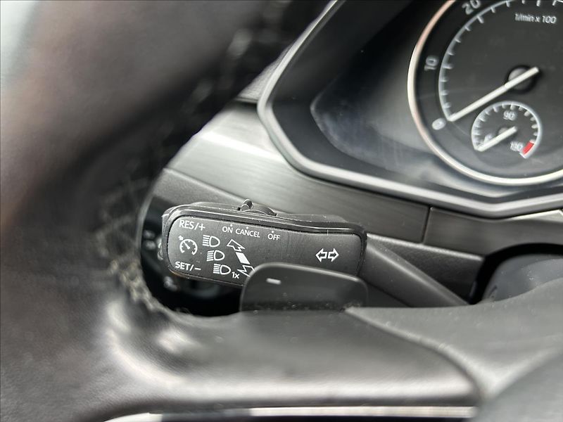 Škoda Superb 2,0 TDi DSG  BIXEN NAVI 1xMaji - fotka 25 z 50