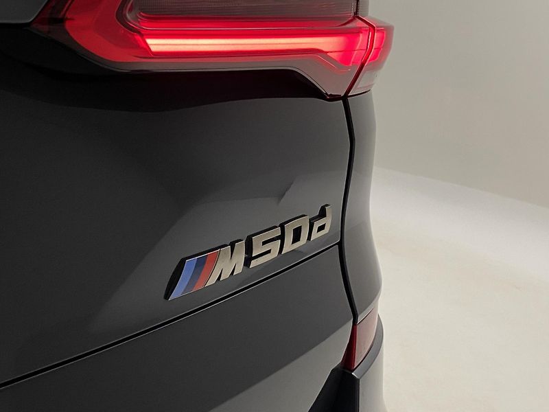 BMW X5 M50D xDrive CZ AUT REZERVACE - fotka 42 z 123