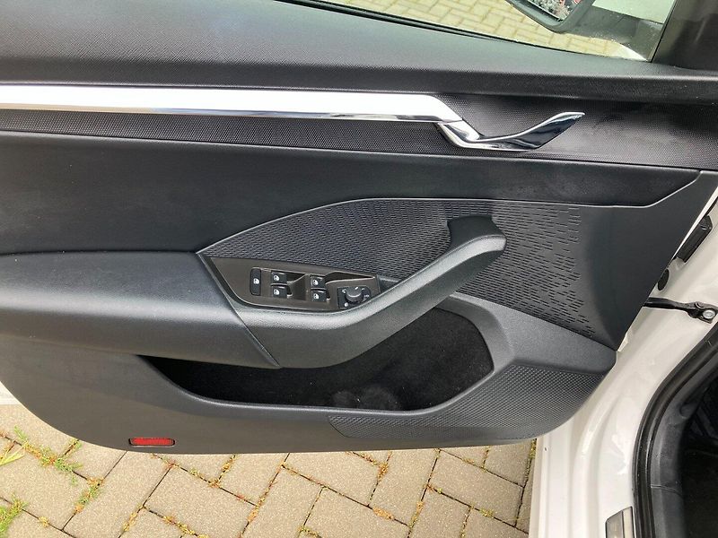 Škoda Octavia (2023) 2.0TDI STYLE NEHAVAROVANÉ - fotka 17 z 28