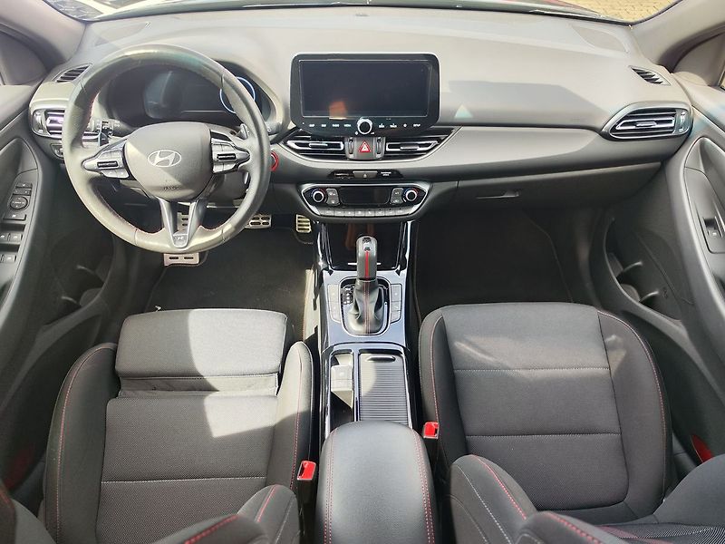 Hyundai i30 1.5 T-GDI/103kW N-Line DCT - fotka 13 z 34