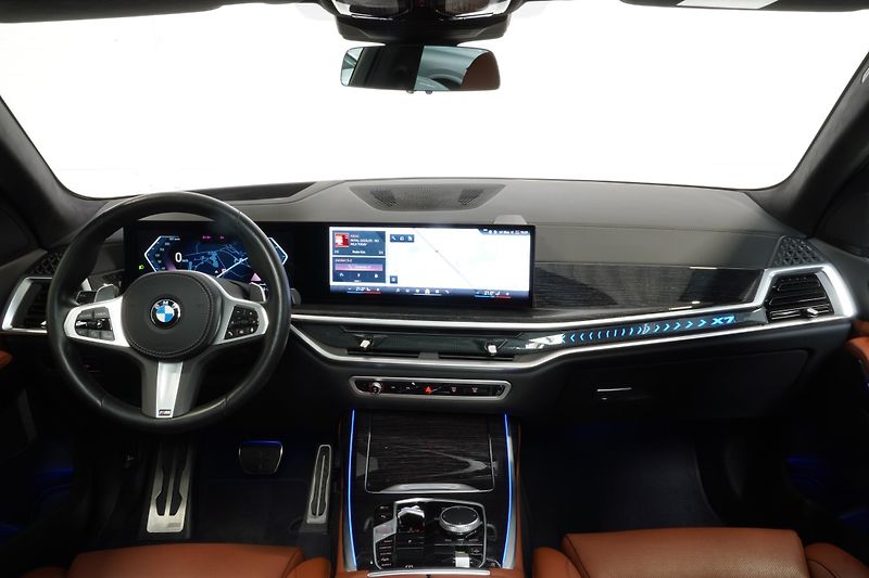 BMW X7 Xdrive40d,Mpaket,ČR,DPH,Tažné - fotka 27 z 44