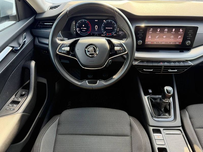 Škoda Octavia combi Ambition 2,0 TDI 85 kW 6 - fotka 9 z 32