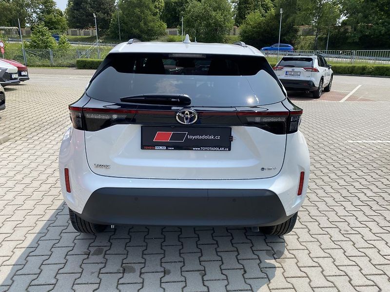Toyota Yaris Cross 1.5 Hybrid 130 k 2x4 Executive - fotka 4 z 26