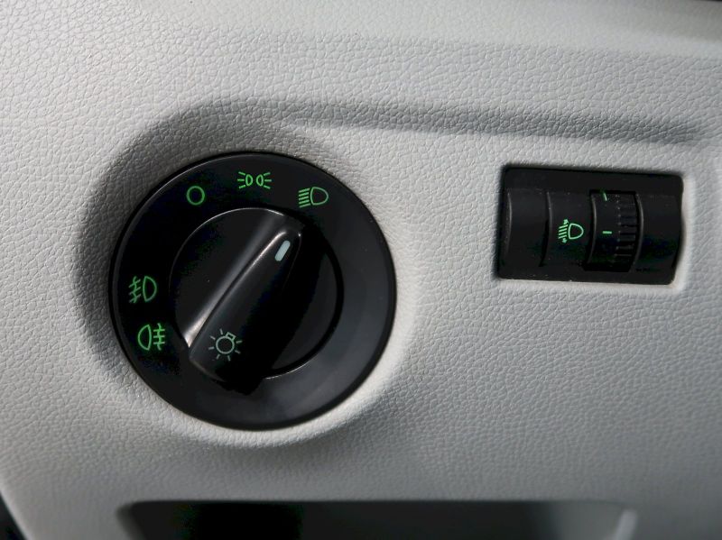 Škoda Roomster (2007) STYLE 1.4i 16V 63KW TAŽNÉ - fotka 22 z 26