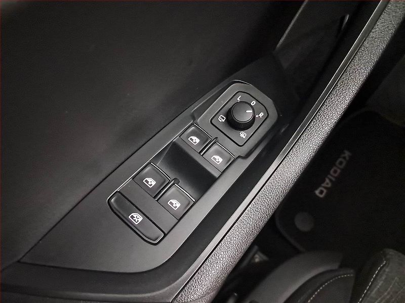 Citroën C3 (2024) Feel 1.2 PureTech, ČR,1.maj - fotka 18 z 20