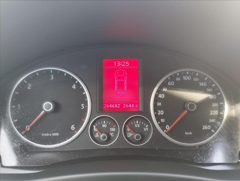 Volkswagen Tiguan 2,0 TDi 103KW 4X4 - fotka 11 z 18