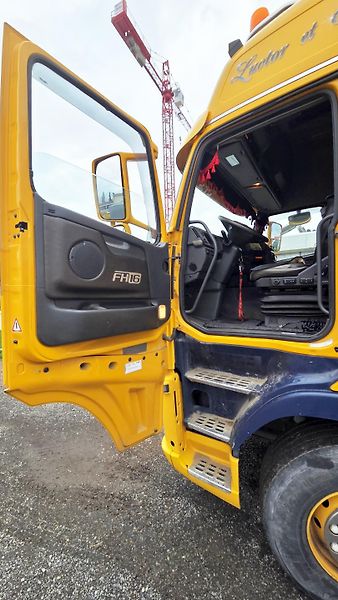 Volvo FH (2009) 16.660 hydr. 120t tahač 6x4  - fotka 15 z 18