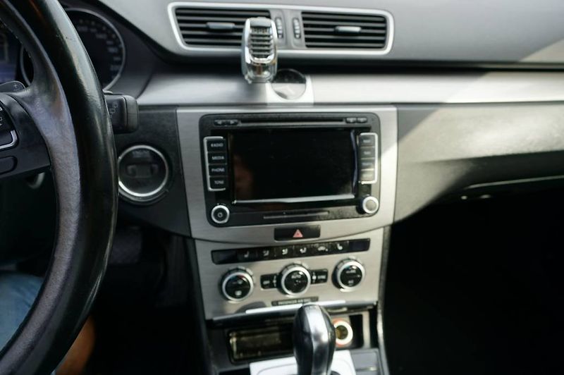 Volkswagen Passat (2014) 2,0 Comfort - fotka 23 z 34