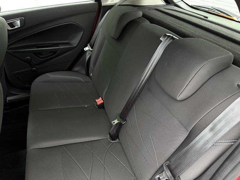Ford Fiesta 1.0 EB 74kW KLIMA Tempomat PDC - fotka 32 z 35