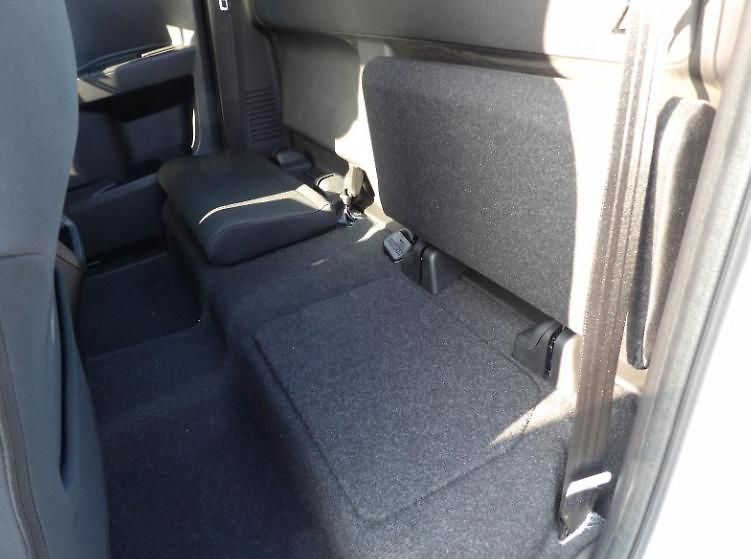 Isuzu D-Max (2026) LS 2.2L 163K 4x4 8st. A/T - fotka 7 z 28