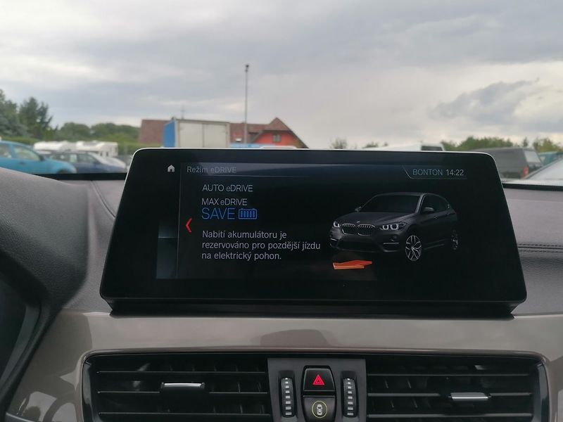 BMW X1 (2022) xDrive25eA Plug-in Hybrid - fotka 15 z 41