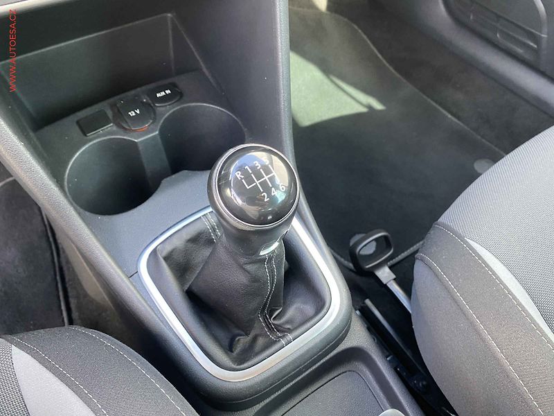 Volkswagen Polo (2013) 1.2 TSi, Life, výhřev sed - fotka 16 z 17