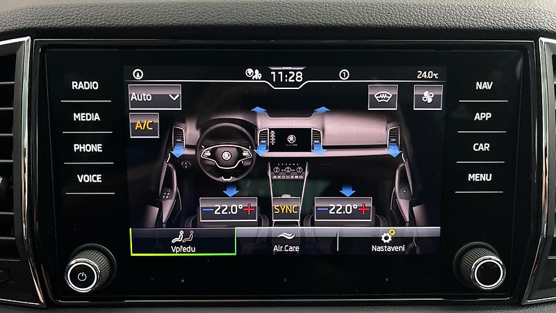Škoda Karoq 1.5 TSI DSG Style - fotka 26 z 28