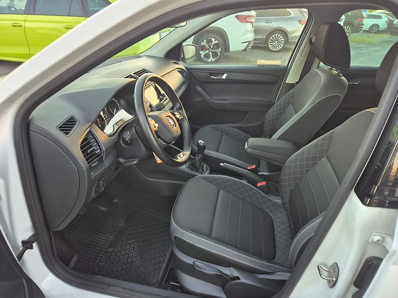 Škoda Fabia Combi 1,0 TSI Ambition TOP, zá - fotka 9 z 19