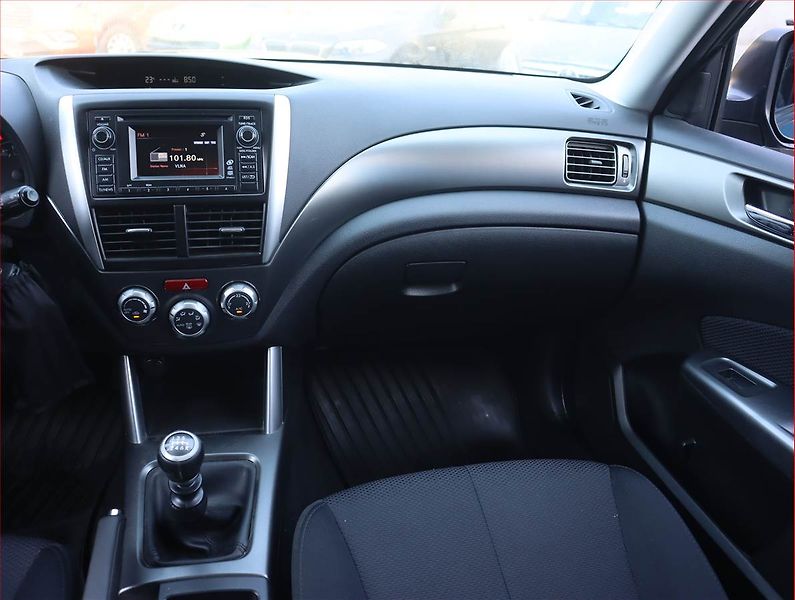 Subaru Forester (2011) 2.0 d, 4X4, Serv.kniha - fotka 8 z 16