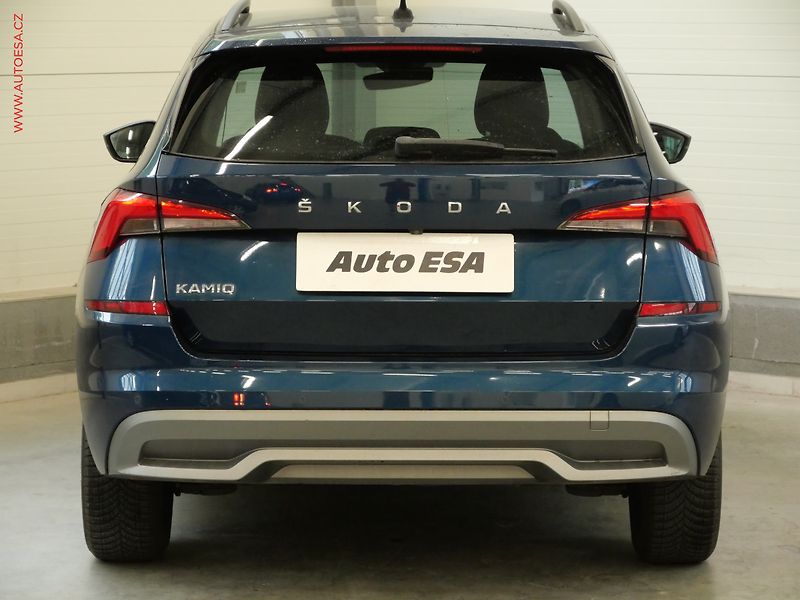 Škoda Kamiq (2021) 1.0 TSi, Ambition Plus, navi - fotka 5 z 23