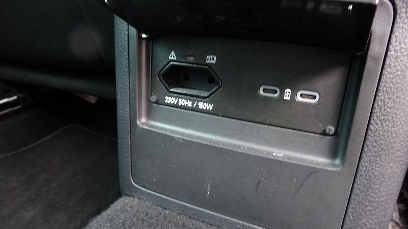 Škoda Superb Kombi 2.0TDi DSG Style plus - fotka 40 z 40