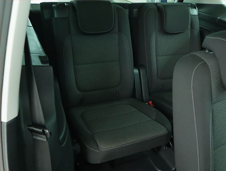 Volkswagen Sharan (2016) 1.4 TSI, 7 míst, Serv.kniha - fotka 15 z 18