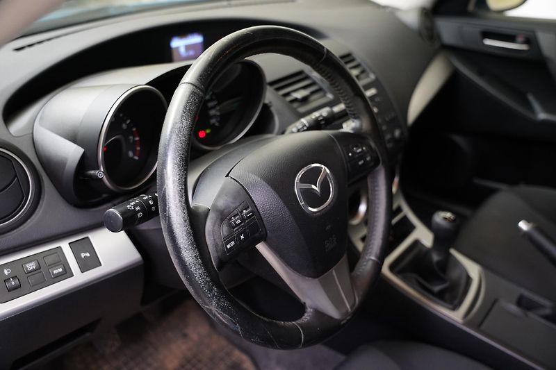 Mazda 3 - fotka 13 z 21