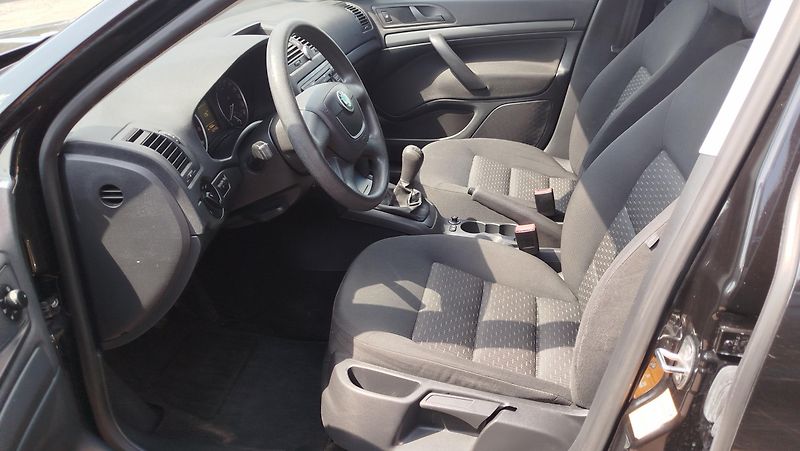 Škoda Octavia (2011) 1.4 tsi  TOP STAV - fotka 11 z 27