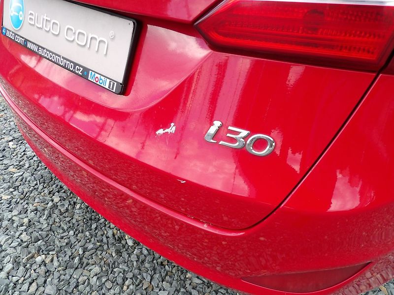 Hyundai i30 1.4i CVVT Trikolor ČR - fotka 23 z 28