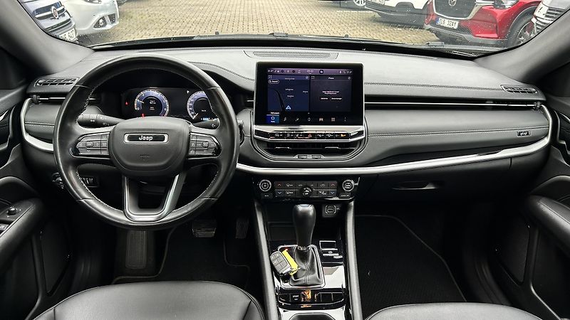 Jeep Compass 1.3T 150k 80.Annivesary - fotka 9 z 13