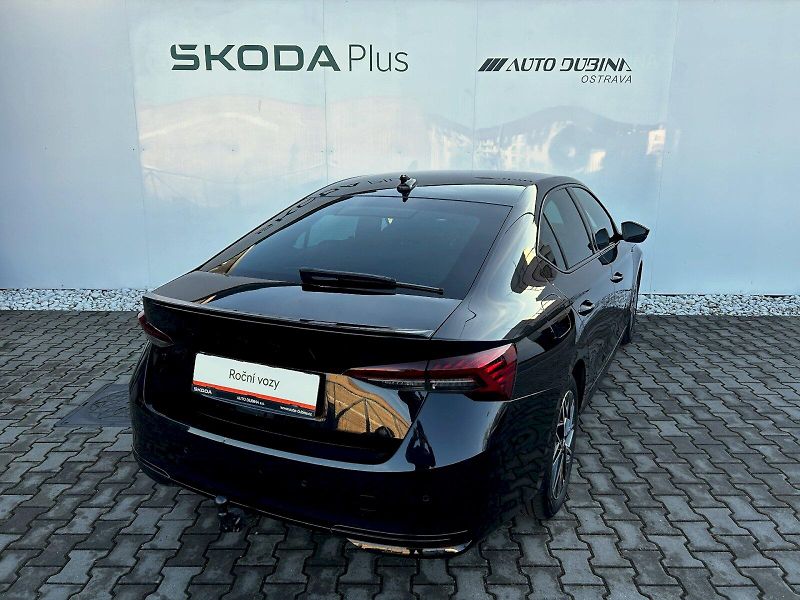 Škoda Octavia (2024) 2.0 TDI 110kW DSG Sportline - fotka 2 z 35