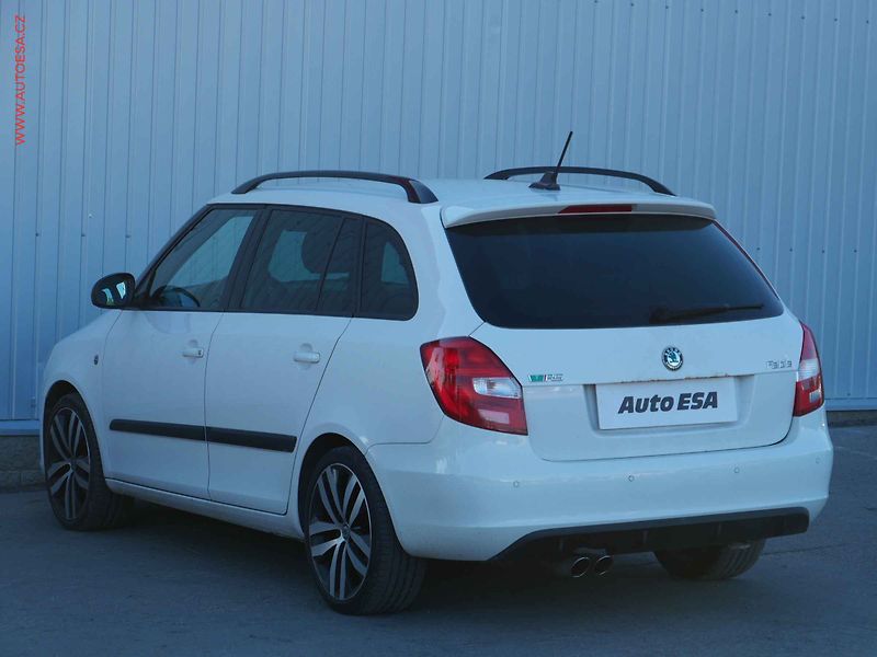 Škoda Fabia (2011) 1.4 TSi, ČR, RS, DSG - fotka 6 z 23