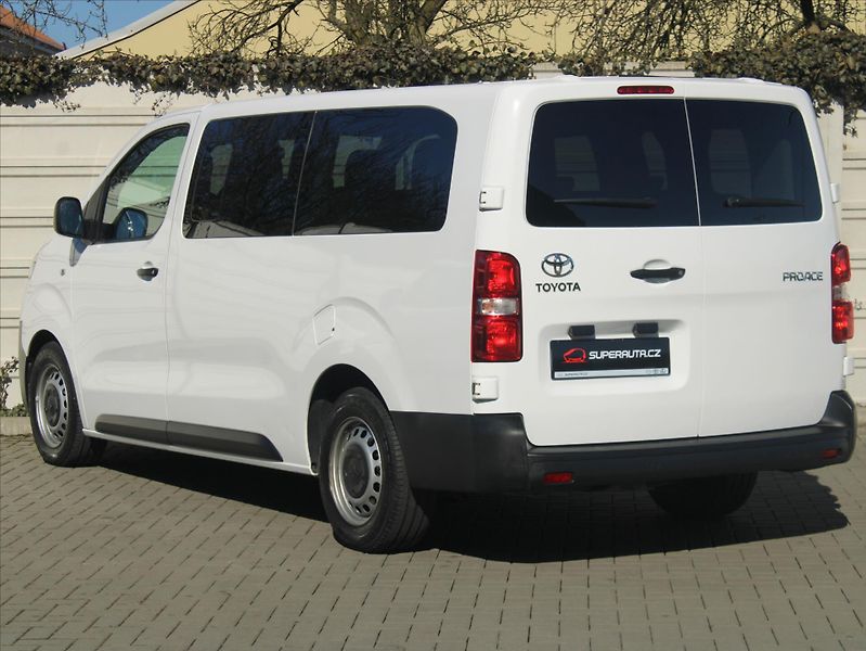 Toyota ProAce 2,0 D-4D 9míst L2 ČR 1.maj  Ko - fotka 4 z 22