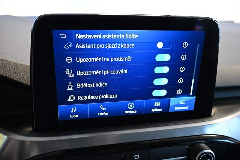 Ford Kuga (2021) 2.5 ACC TITANIUM Tažné Kamera - fotka 17 z 33