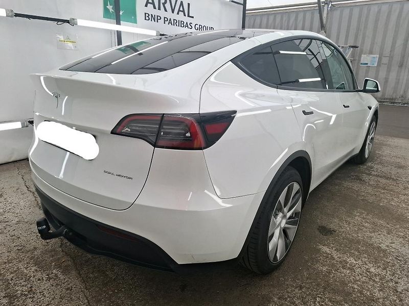 Tesla Model Y (2023) AWD Long Range     REZERVOVÁNO - fotka 4 z 10
