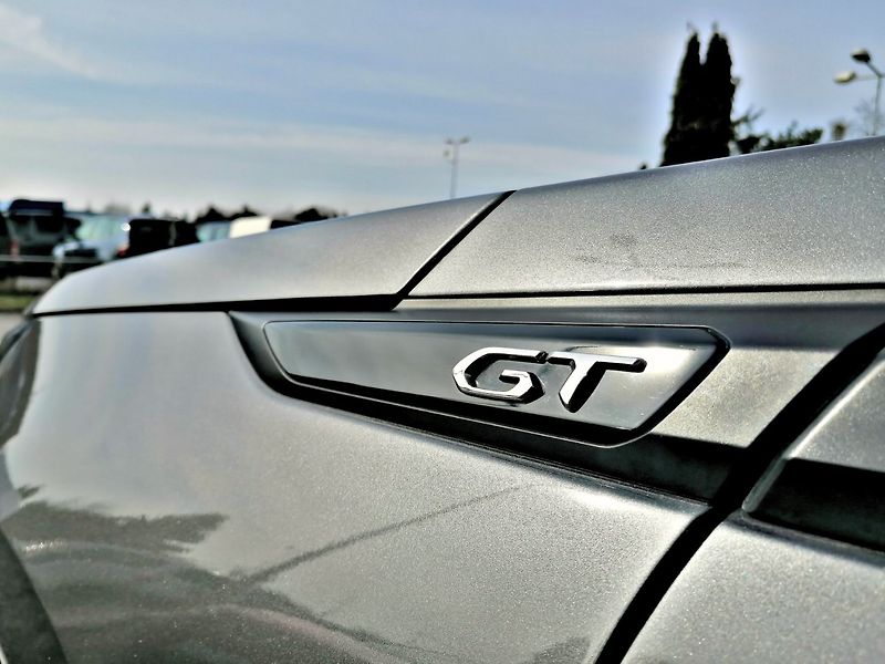 Peugeot 2008 (2021) 1.2 PureTech GT-Line AT/8 LED - fotka 31 z 33