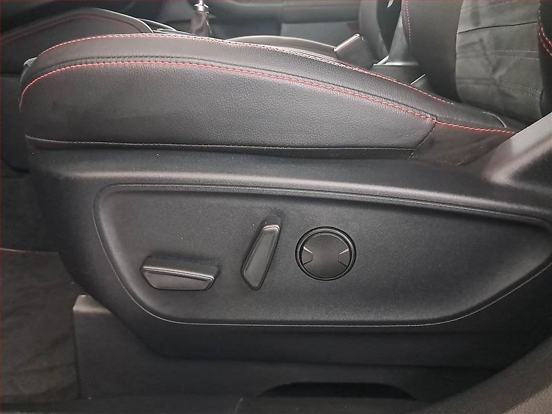 Ford Kuga (2023) ST-Line X 1.5 EcoBoost - fotka 21 z 23