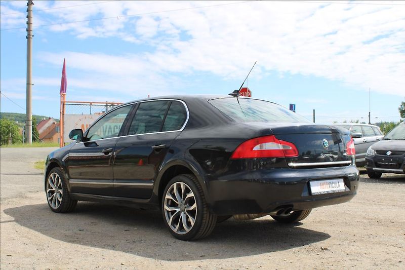 Škoda Superb 2,0 TDi  4 x 4, DIG.KLIMA, ČR - fotka 7 z 38