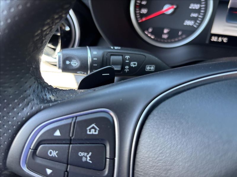 Mercedes-Benz GLC 2,1 220 d 4Matic 125kW - fotka 21 z 36