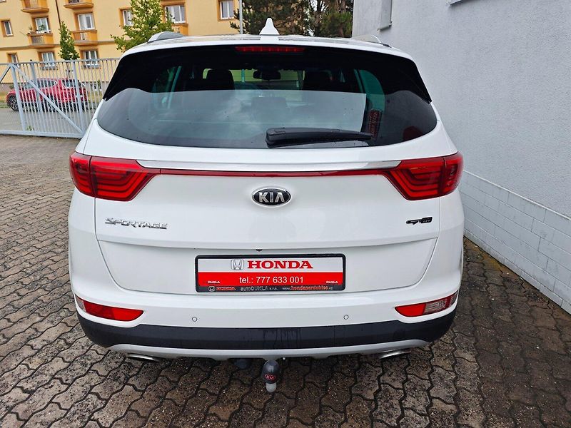 Kia Sportage (2016) 1.6 T-GDi GT-line AWD 130kW - fotka 40 z 43