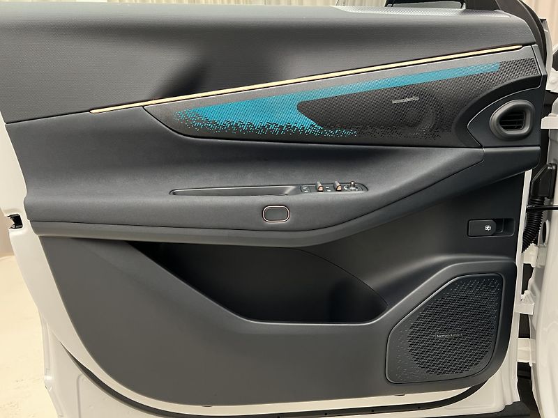 Lynk & Co 08 (2026) MORE PHEV - fotka 22 z 57