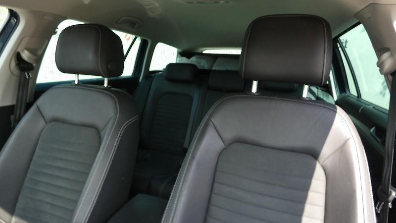 Volkswagen Passat 2.0 TDI 147kW BMT 4MOT DSG Ele - fotka 7 z 22
