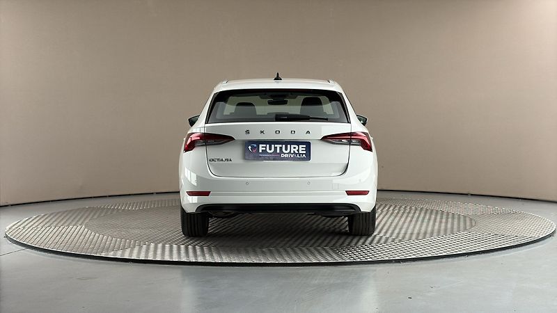 Škoda Octavia 2.0 TDI DSG Style Combi - fotka 5 z 26
