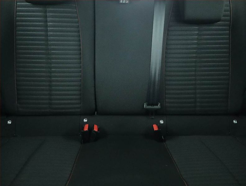 Peugeot 2008 (2023) Active 1.2 PureTech - fotka 10 z 15