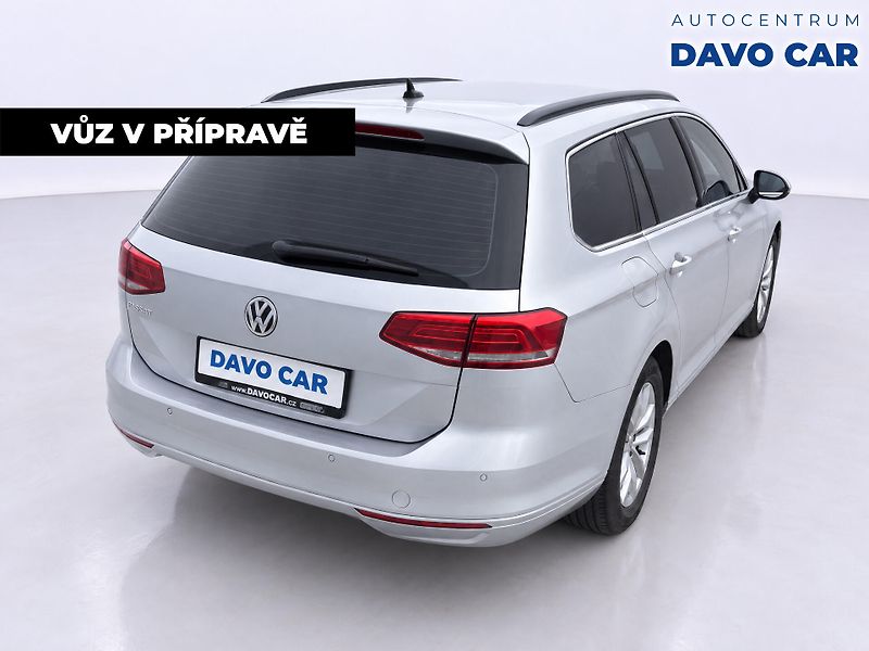 Volkswagen Passat 1,6 TDI Comfortline 1.Maj. DPH - fotka 5 z 12