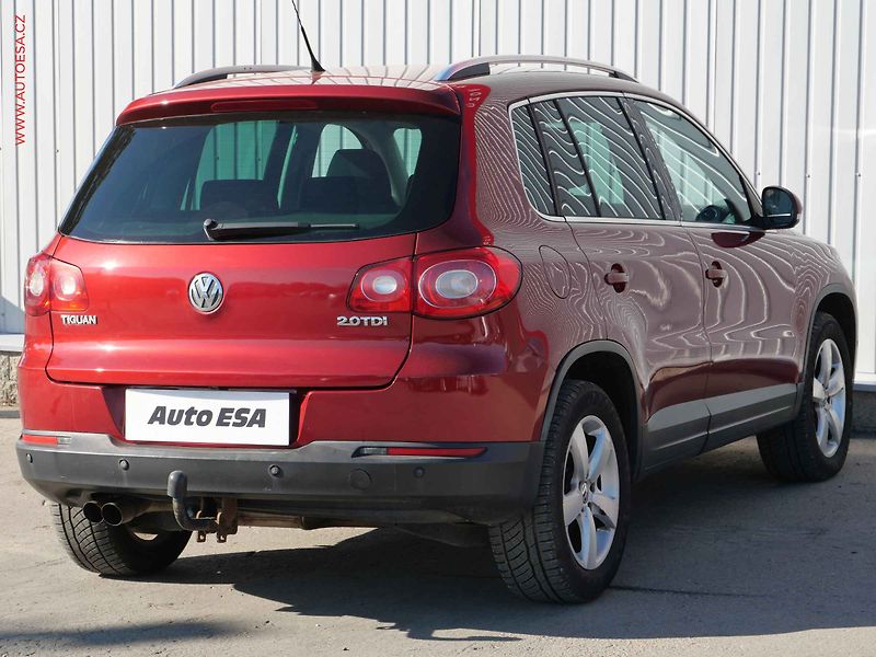 Volkswagen Tiguan (2009) 2.0 TDi 4x4, ČR, Xenon, AC - fotka 4 z 17