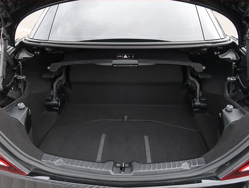 Mercedes-Benz SLC (2019) 300, Automat,180KW,Full Led - fotka 13 z 23