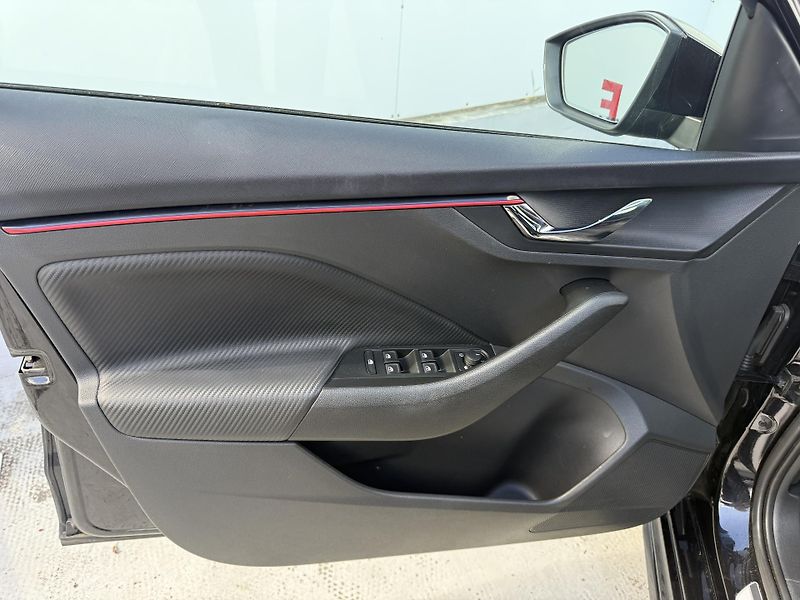 Škoda Kamiq (2025) 1.5 TSI Monte Carlo DSG ČR - fotka 15 z 22