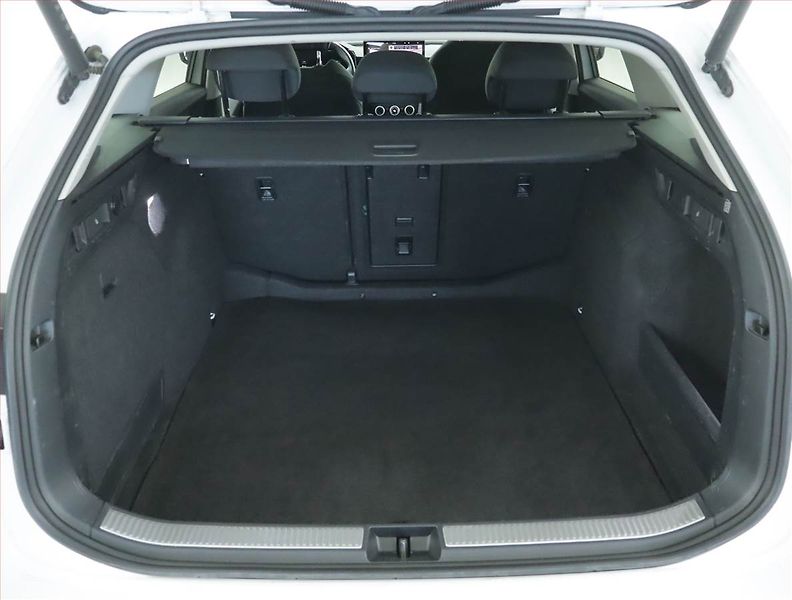 Škoda Superb (2024) Ambition 2.0 TDI - fotka 14 z 17