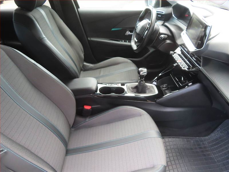 Peugeot 208 (2022) Allure 1.2 PureTech - fotka 9 z 18